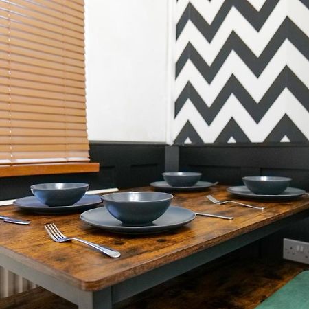 Broadway Belfast! Central Location! Sleeps 6! Kültér fotó