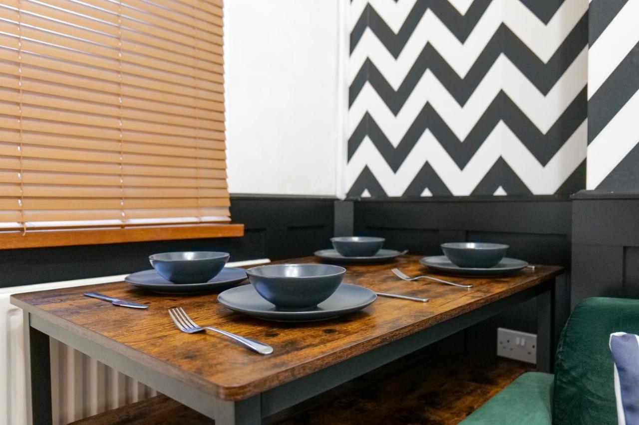 Broadway Belfast! Central Location! Sleeps 6! Kültér fotó