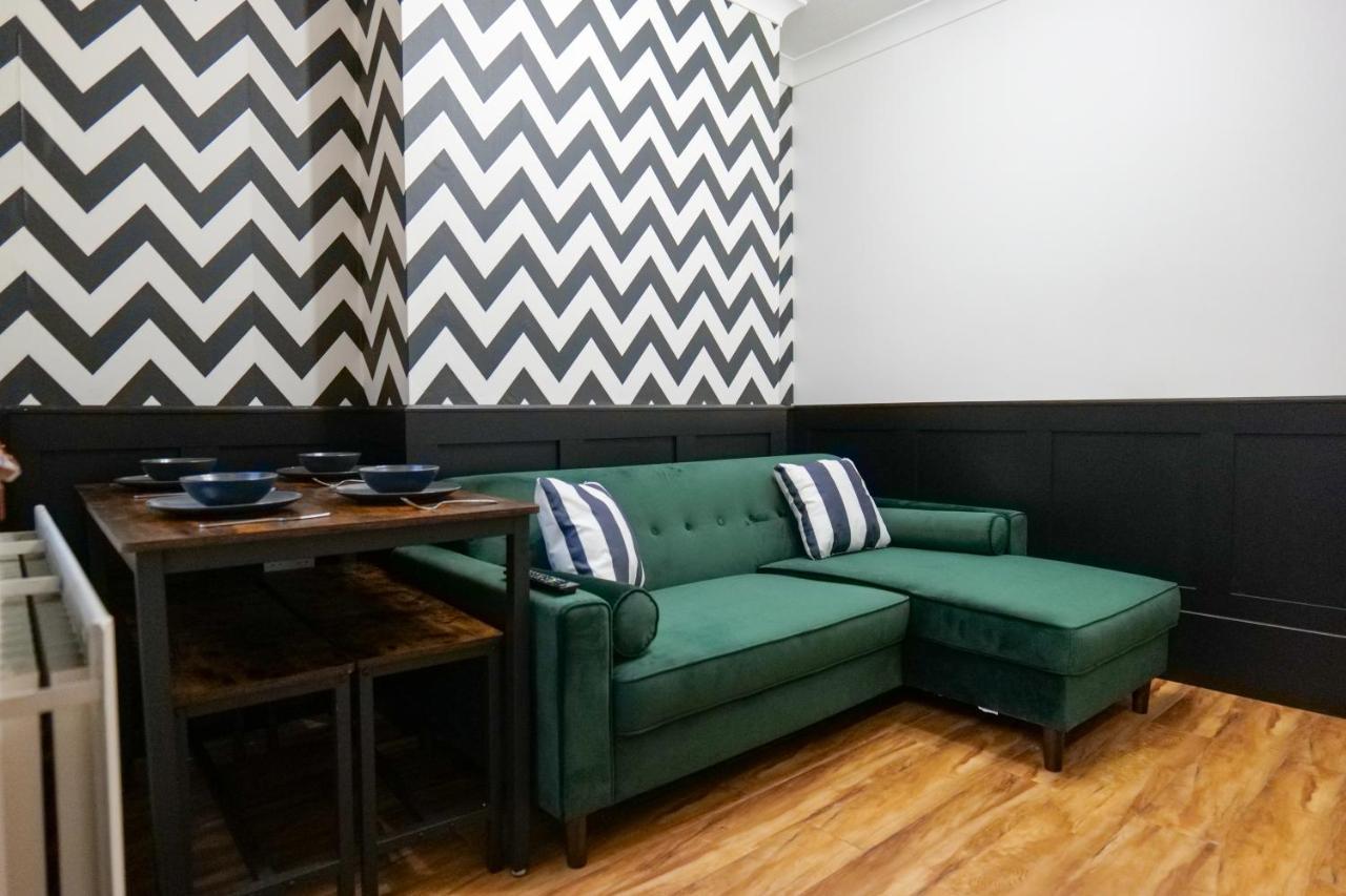 Broadway Belfast! Central Location! Sleeps 6! Kültér fotó