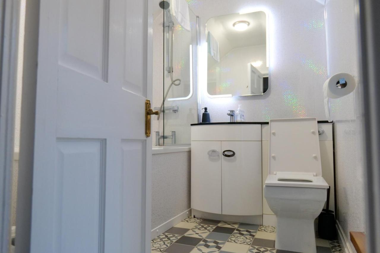 Broadway Belfast! Central Location! Sleeps 6! Kültér fotó