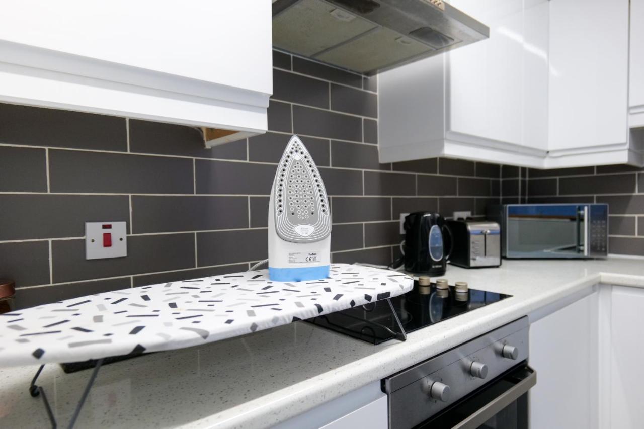 Broadway Belfast! Central Location! Sleeps 6! Kültér fotó
